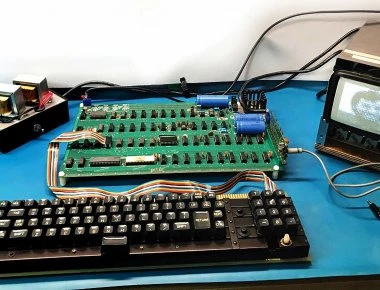 Ένας υπολογιστής Apple-1 του 1976 έπιασε 375.000 δολάρια σε δημοπρασία